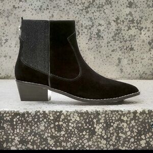 Donald J. Pliner Gazzi Western Bootie Inside Zipper Almond Toe Memory.Foam Boots